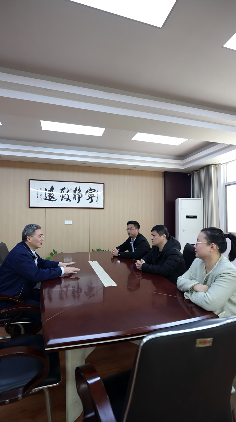 Jiangxi Hongdu Preciosion Machinery da la bienvenida a los líderes del gobierno de la ciudad para que visiten, investiguen y exploren conjuntamente un nuevo capítulo de desarrollo de alta calidad.